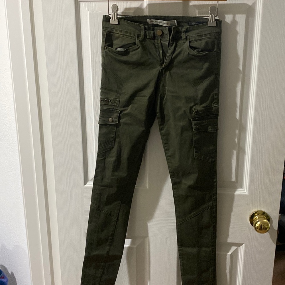 Zara women’s green cargo pants size 2